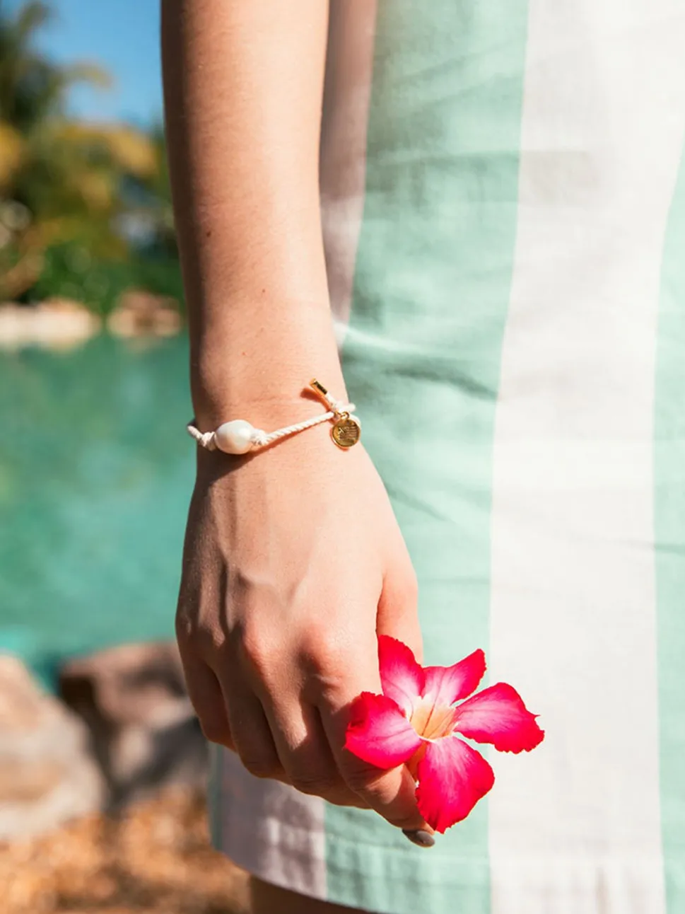 Nautilus Pearl Knot